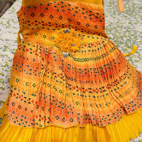 Toddler girl 3 year Dre’ss party dress yellow - Picture 4 of 6